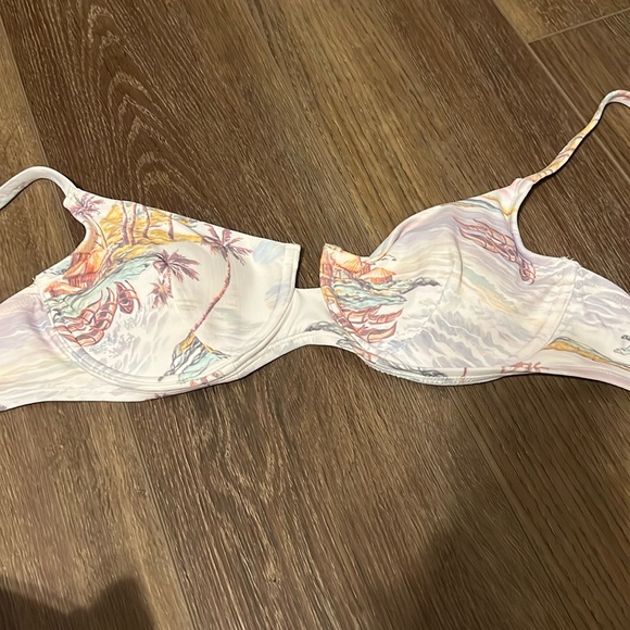 swim suit top - Picture 1 of 1